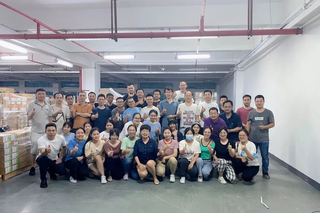 同心聚力 戰(zhàn)高溫酷暑,英唐智控圓滿完成深圳倉(cāng)搬遷工作